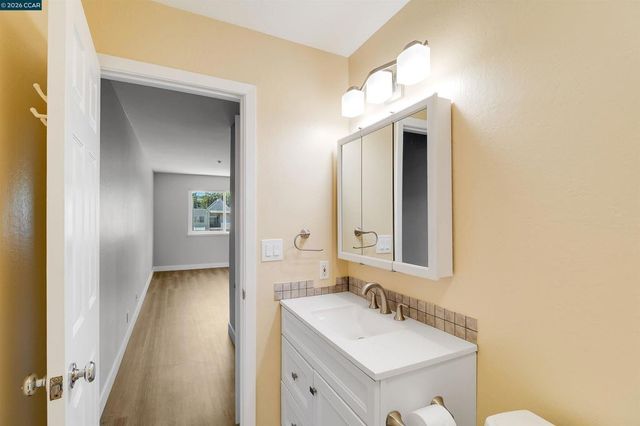 3173 Wayside Plaza 301, Walnut Creek, CA 94597