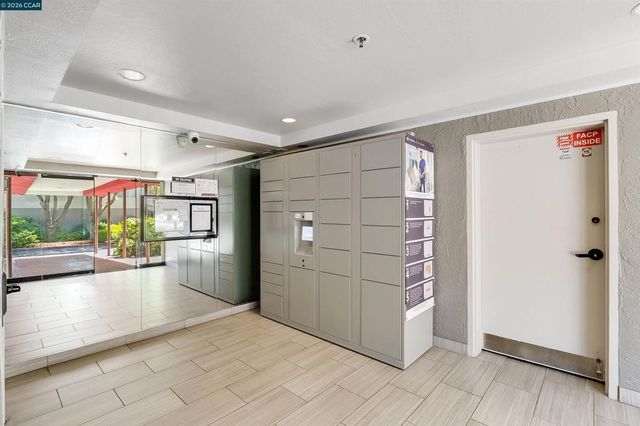 3173 Wayside Plaza 301, Walnut Creek, CA 94597