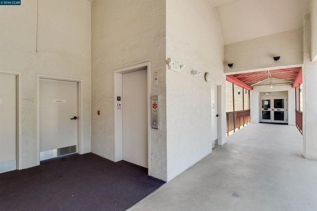 3173 Wayside Plaza 301, Walnut Creek, CA 94597