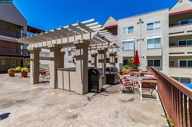 3173 Wayside Plaza 301, Walnut Creek, CA 94597