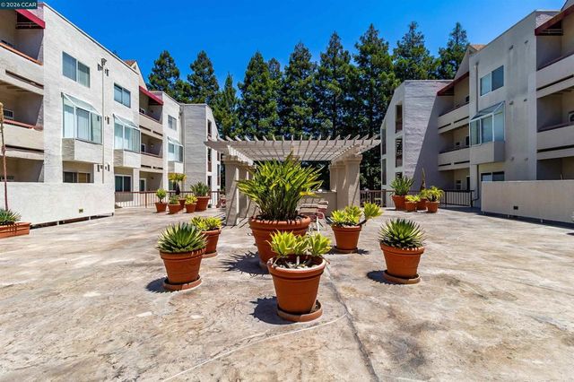 3173 Wayside Plaza 301, Walnut Creek, CA 94597