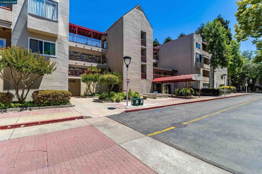 3173 Wayside Plaza 301, Walnut Creek, CA 94597