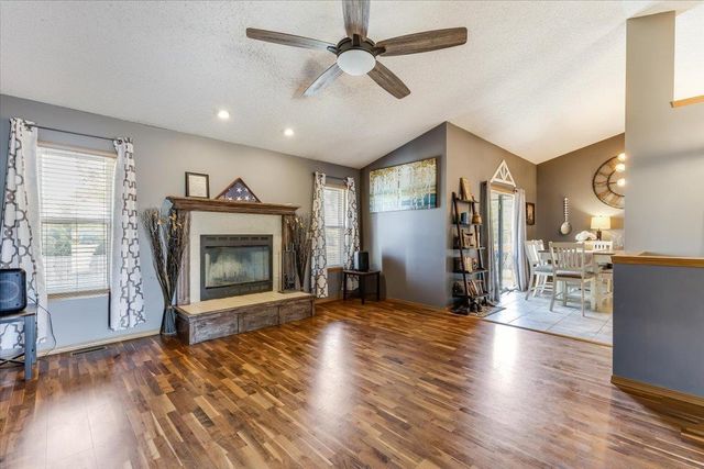 2718 N Parkridge Ct, Wichita, KS 67205