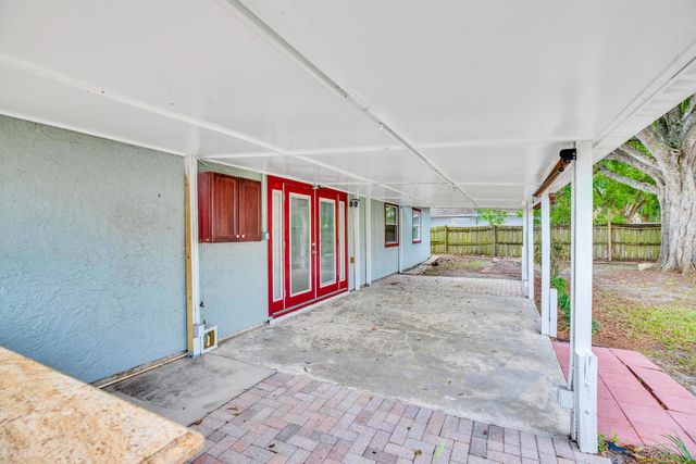 2255 15th Avenue SW, Vero Beach, FL 32962
