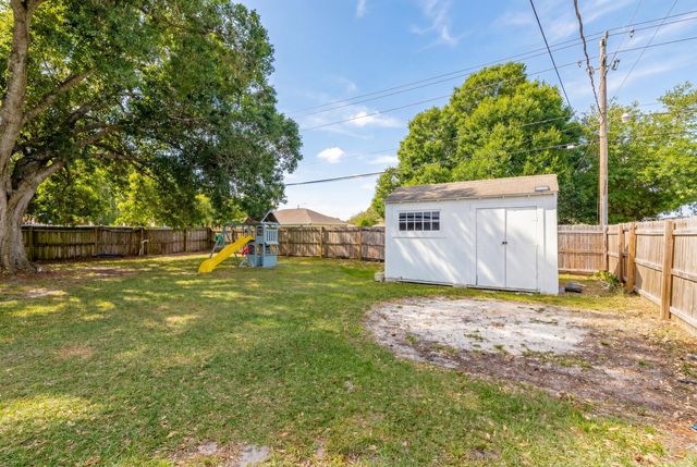 2255 15th Avenue SW, Vero Beach, FL 32962