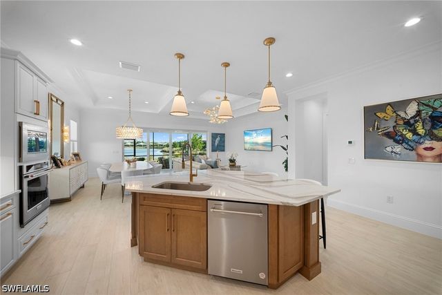 8923 Gustavia CT, Naples, FL 34112