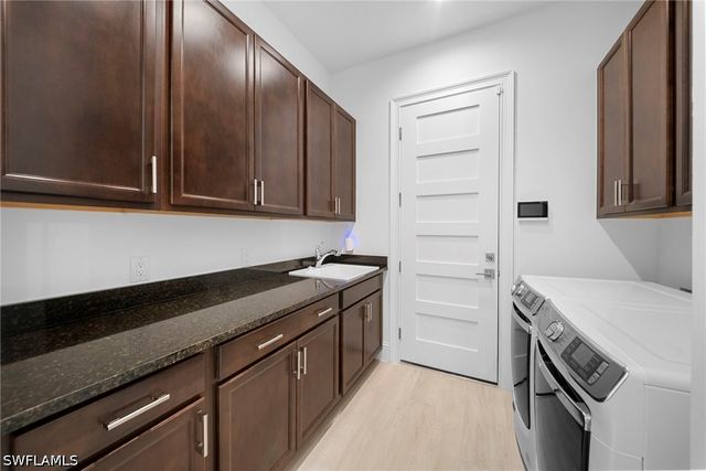 8923 Gustavia CT, Naples, FL 34112