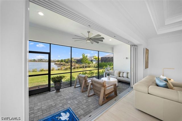 8923 Gustavia CT, Naples, FL 34112