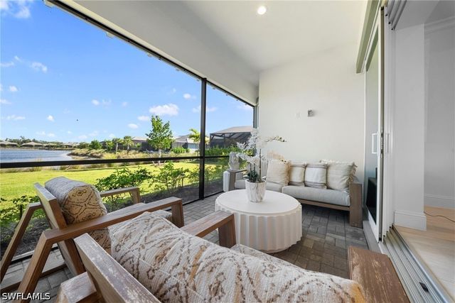 8923 Gustavia CT, Naples, FL 34112