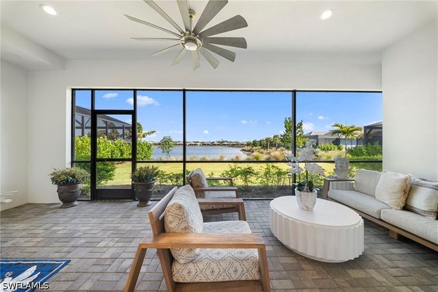 8923 Gustavia CT, Naples, FL 34112