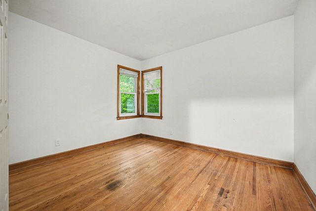 1708 Lydia Avenue W, Roseville, MN 55113
