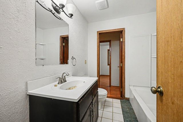 1708 Lydia Avenue W, Roseville, MN 55113
