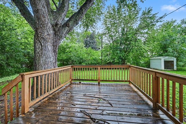 1708 Lydia Avenue W, Roseville, MN 55113