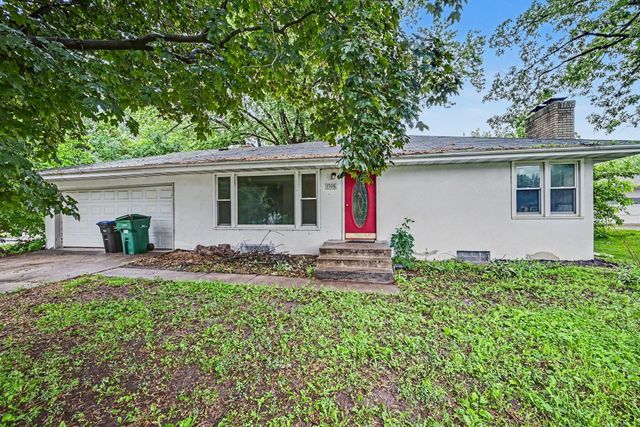 1708 Lydia Avenue W, Roseville, MN 55113