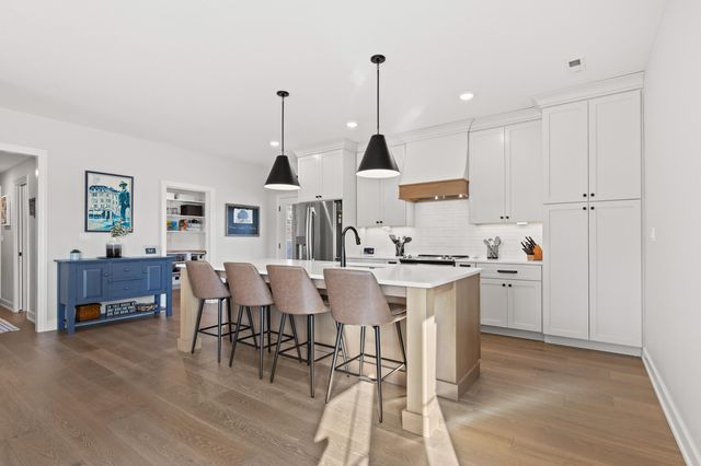 7413 BRACKENHILL DR, Columbia, MO 65203