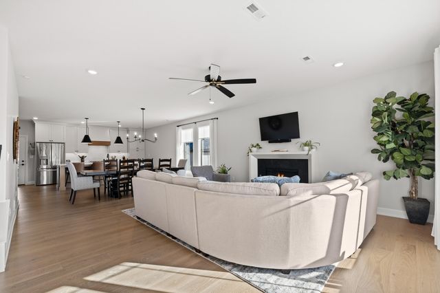 7413 BRACKENHILL DR, Columbia, MO 65203