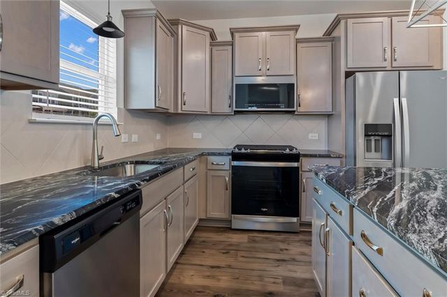 146 Centerpiece Drive, High Point, NC 27265