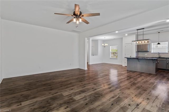 146 Centerpiece Drive, High Point, NC 27265