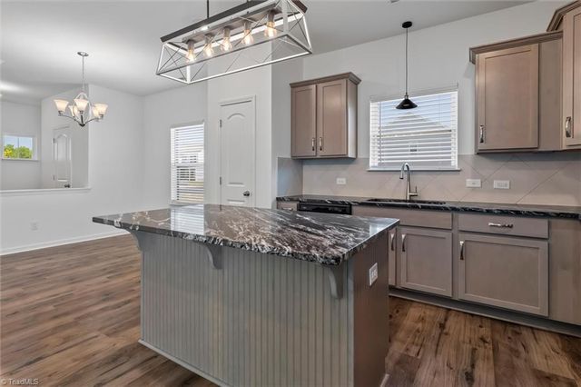 146 Centerpiece Drive, High Point, NC 27265