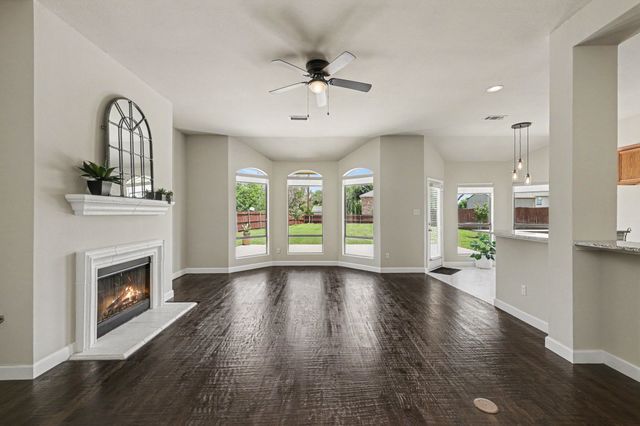 200 Hardwicke Lane, Little Elm, TX 75068