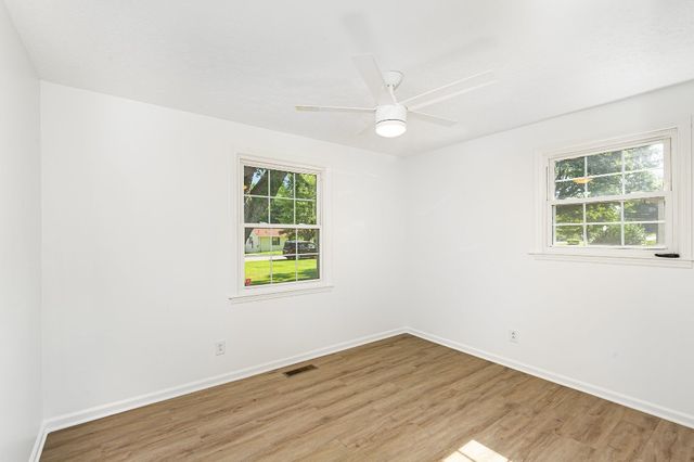 111 Oakdale Dr, White House, TN 37188
