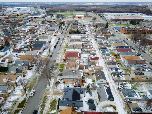 7424 W 57th Place, Summit, IL 60501