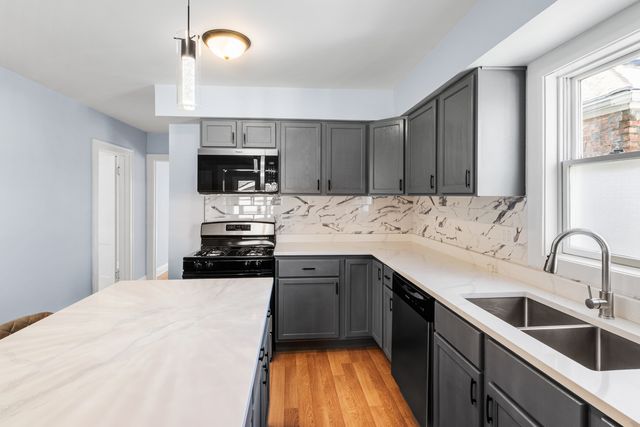 7424 W 57th Place, Summit, IL 60501