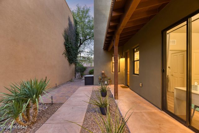 263 E Croydon Park Road, Tucson, AZ 85704