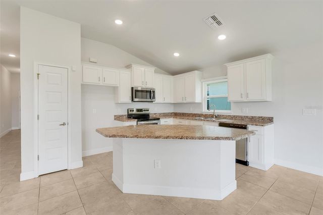 140 KRENSON BAY LOOP, Winter Haven, FL 33881