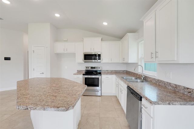140 KRENSON BAY LOOP, Winter Haven, FL 33881