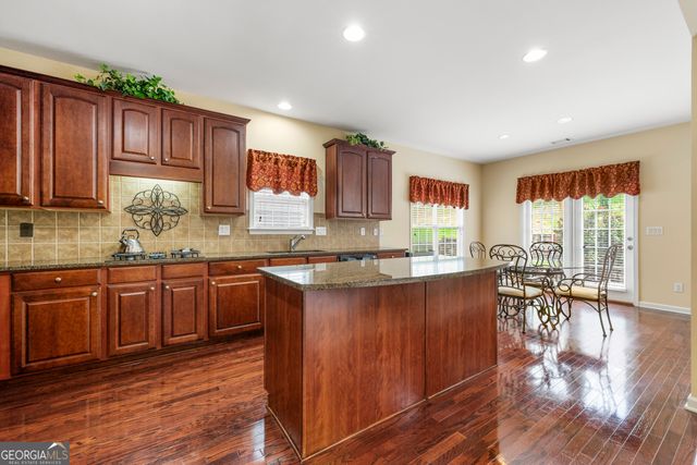7621 Forest Glen Way, Lithia Springs, GA 30122