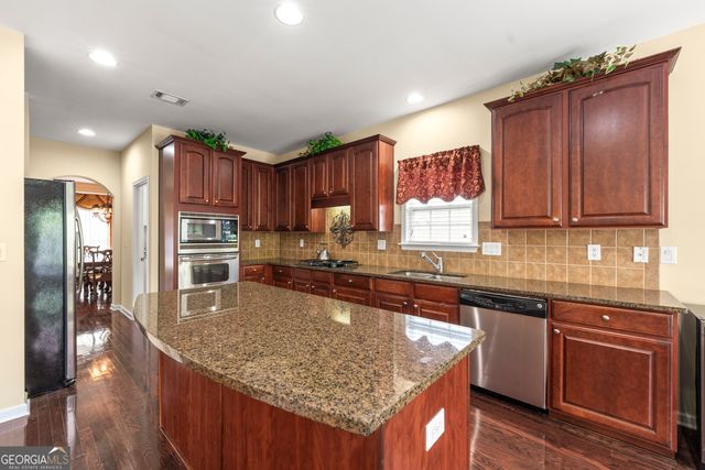 7621 Forest Glen Way, Lithia Springs, GA 30122