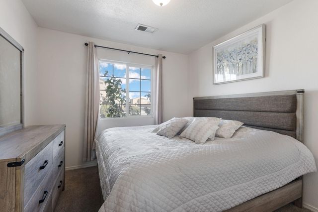 9404 Hondo Valley Place SW, Albuquerque, NM 87121