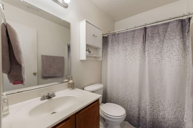 9404 Hondo Valley Place SW, Albuquerque, NM 87121