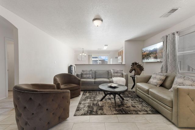 9404 Hondo Valley Place SW, Albuquerque, NM 87121