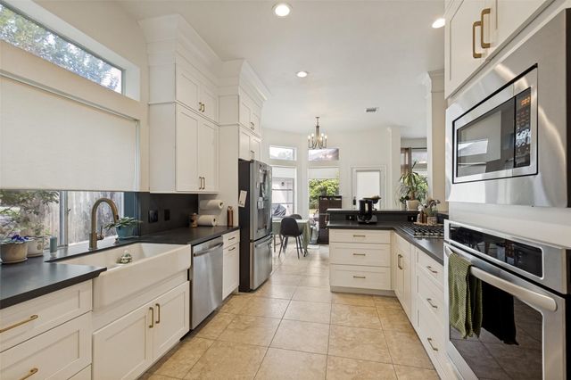 1734 Heddon Falls Drive, Sugar Land, TX 77479
