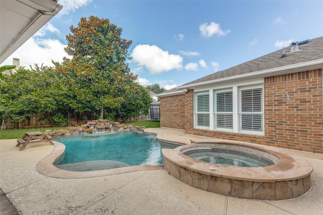 1734 Heddon Falls Drive, Sugar Land, TX 77479