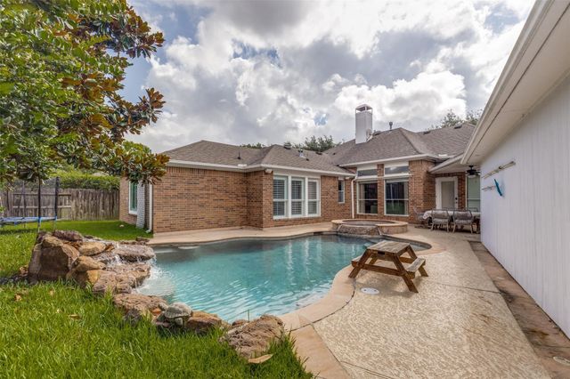 1734 Heddon Falls Drive, Sugar Land, TX 77479