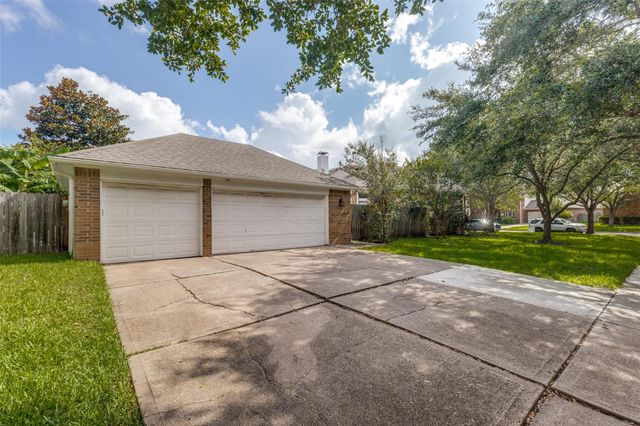 1734 Heddon Falls Drive, Sugar Land, TX 77479