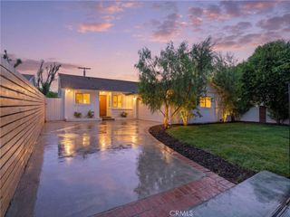 5141 Don Pio Drive, Woodland Hills, CA 91364