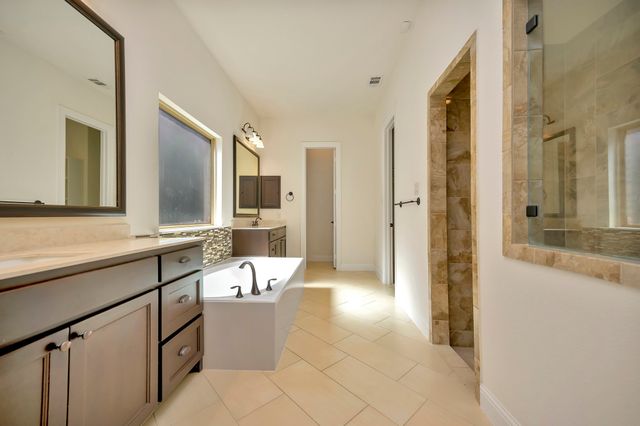 1052 Highpoint Way, Roanoke, TX 76262