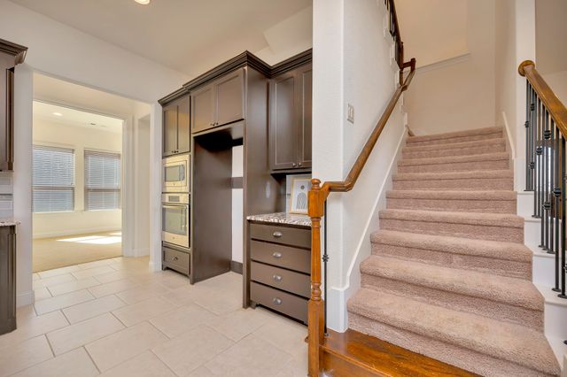 1052 Highpoint Way, Roanoke, TX 76262