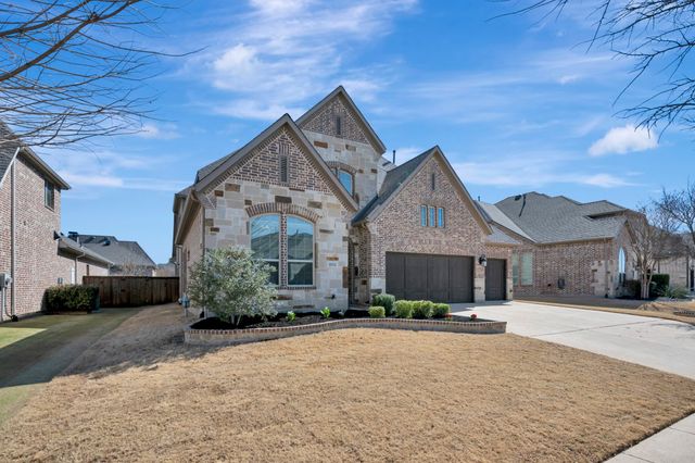 1052 Highpoint Way, Roanoke, TX 76262