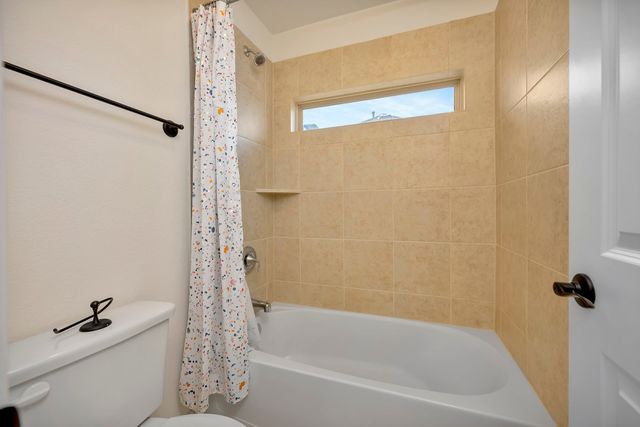 1052 Highpoint Way, Roanoke, TX 76262