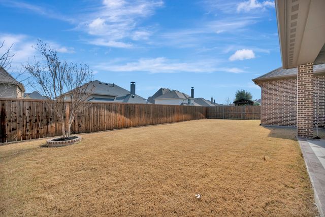 1052 Highpoint Way, Roanoke, TX 76262