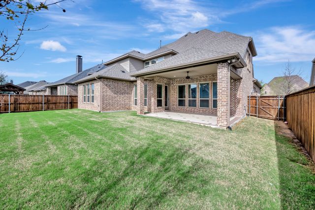 1052 Highpoint Way, Roanoke, TX 76262