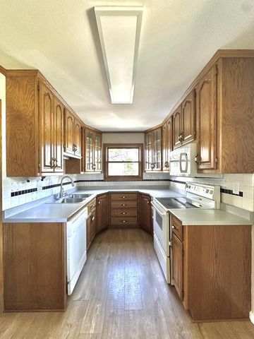 417 Atkinson STREET, Mukwonago, WI 53149