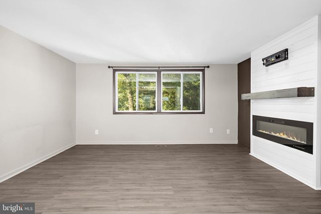 7930 SUTHERLAND CT, Pasadena, MD 21122
