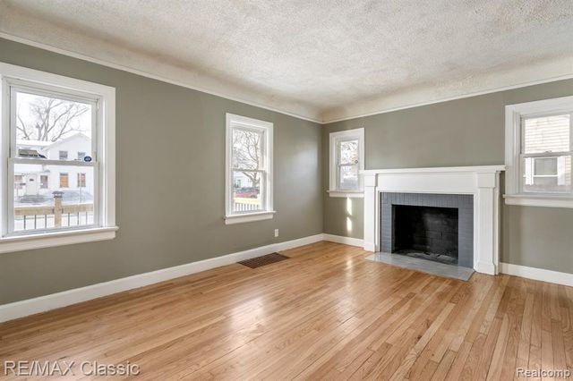 4433 Elizabeth Street, Wayne, MI 48184