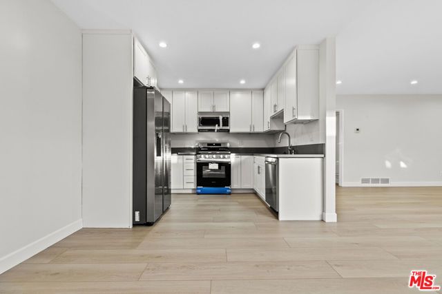 330 E Dryden Street 18, Glendale, CA 91207